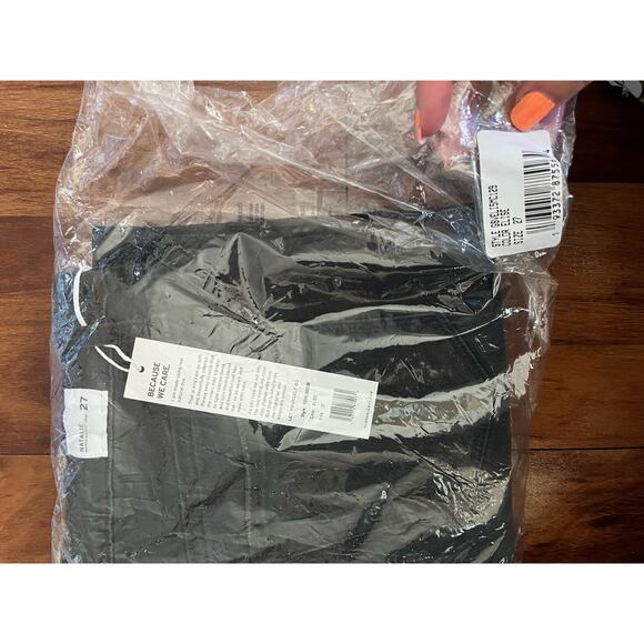 Hudson Jeans Natalie midrise bootcut crop Elise black 27 NWT - Picture 3 of 4